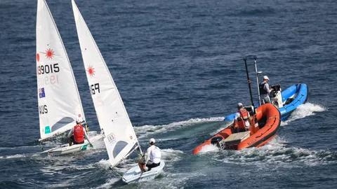 曼联战胜曼城，夺得足总杯桂冠