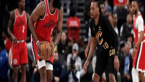 “曼联点球争议解析：前球星公开指责球员，亿元级球员却遭冷落”